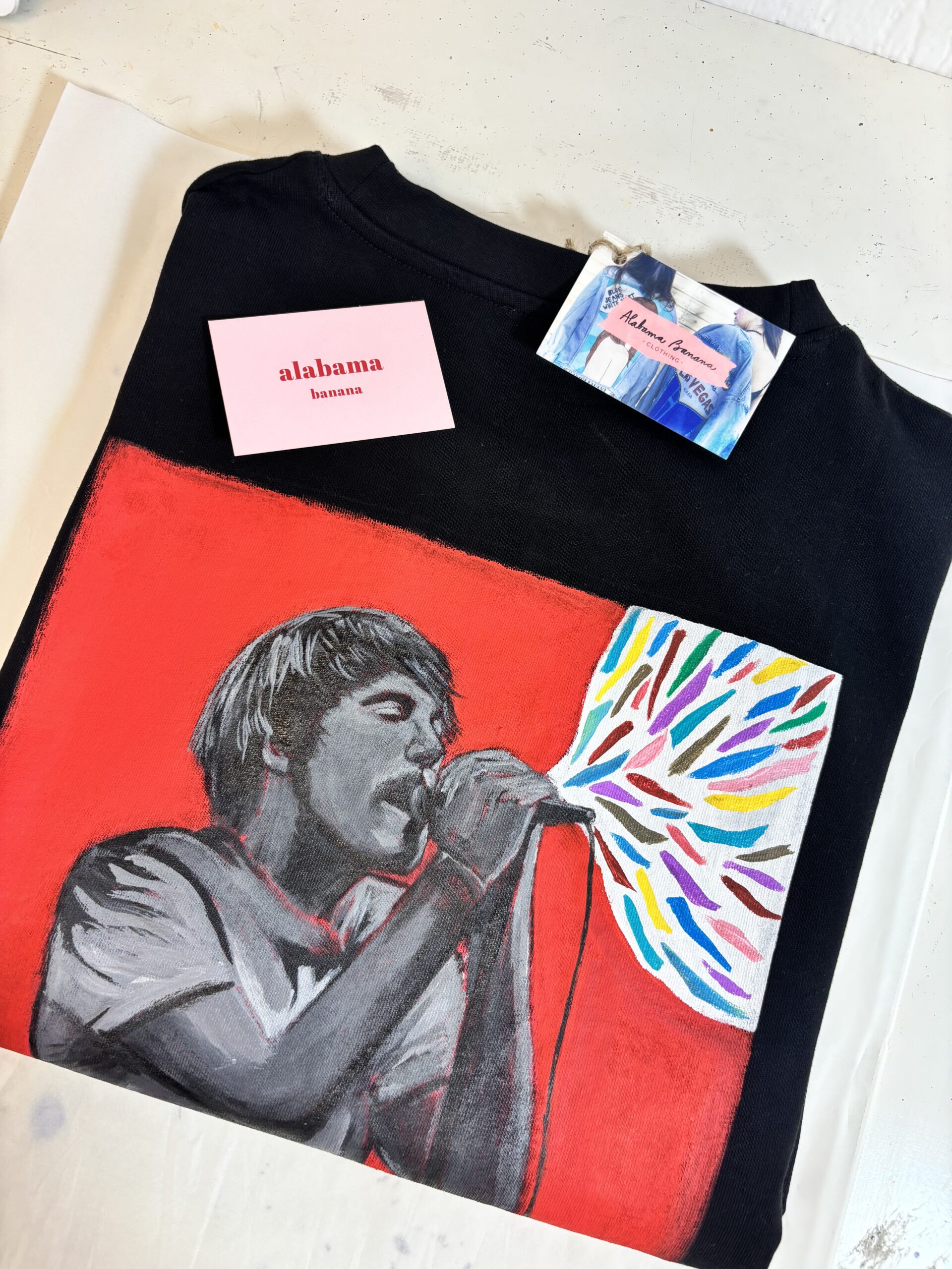 Camiseta pintada a mano personalizada